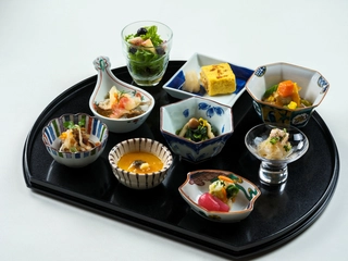 朝食：月替わりの七菜