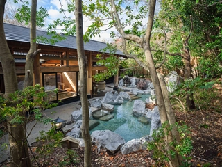 【大浴場】高アルカリ性で通称「美肌の湯」と呼ばれる。（2025年12月リニューアル）