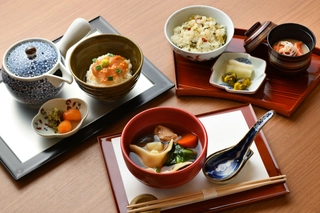 【夕食】一例：お食事　※季節により変更になる場合がございます。