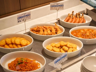夕食バイキング｜エビフライなどのお子様も楽しめるメニューが充実