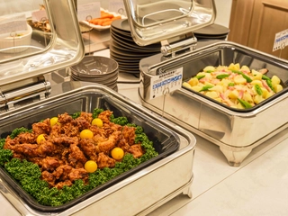 朝食バイキング｜温製料理も揃う充実の朝食