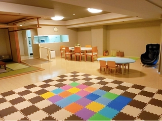 「ママーズスイートルーム」<br>1部屋限定!お子様連れにおすすめ♪3代でお楽しみいただけて、人気です。マッサージチェア、洗濯機と乾燥機も完備されています。