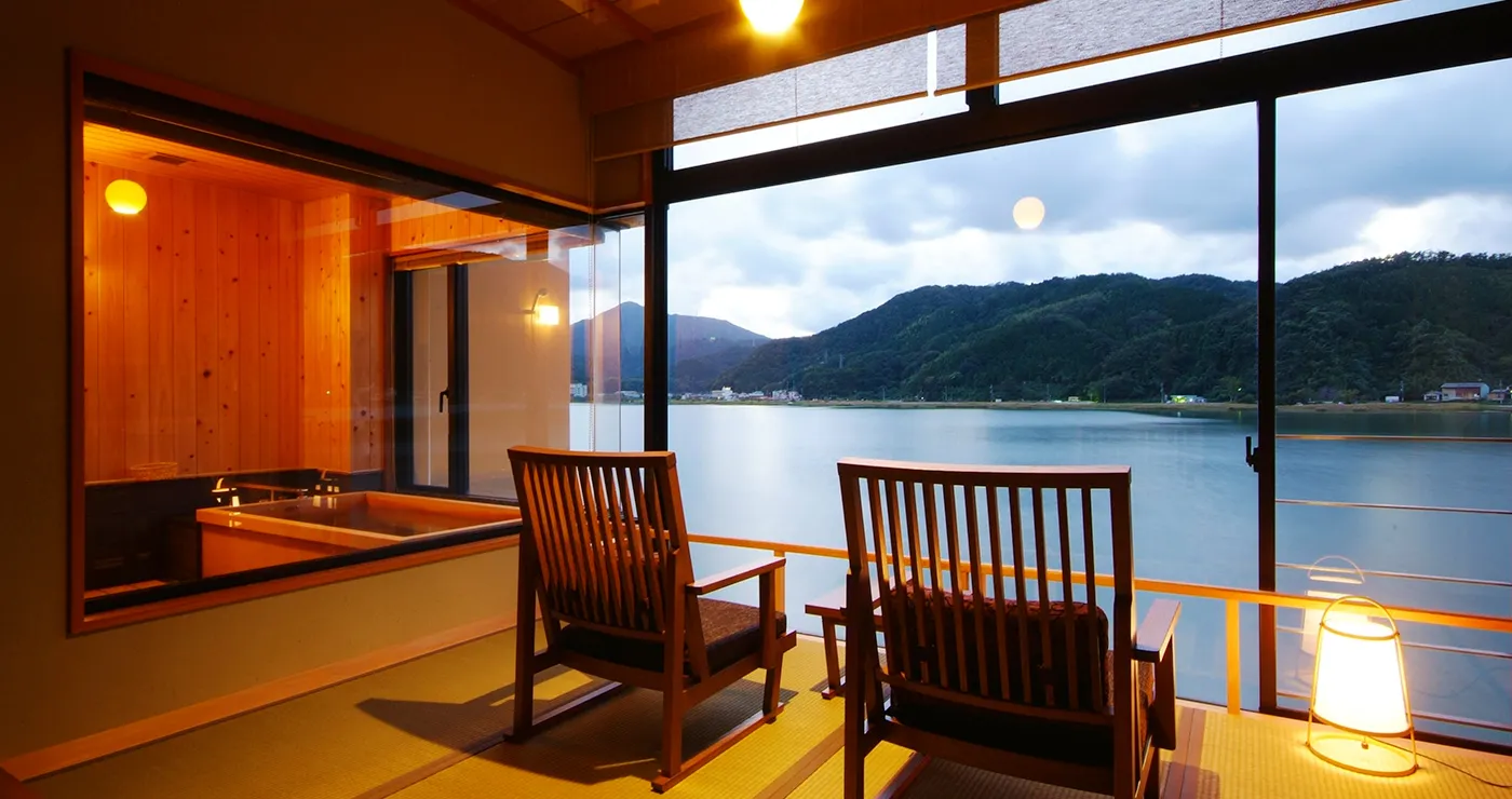 写真：客室から見る円山川