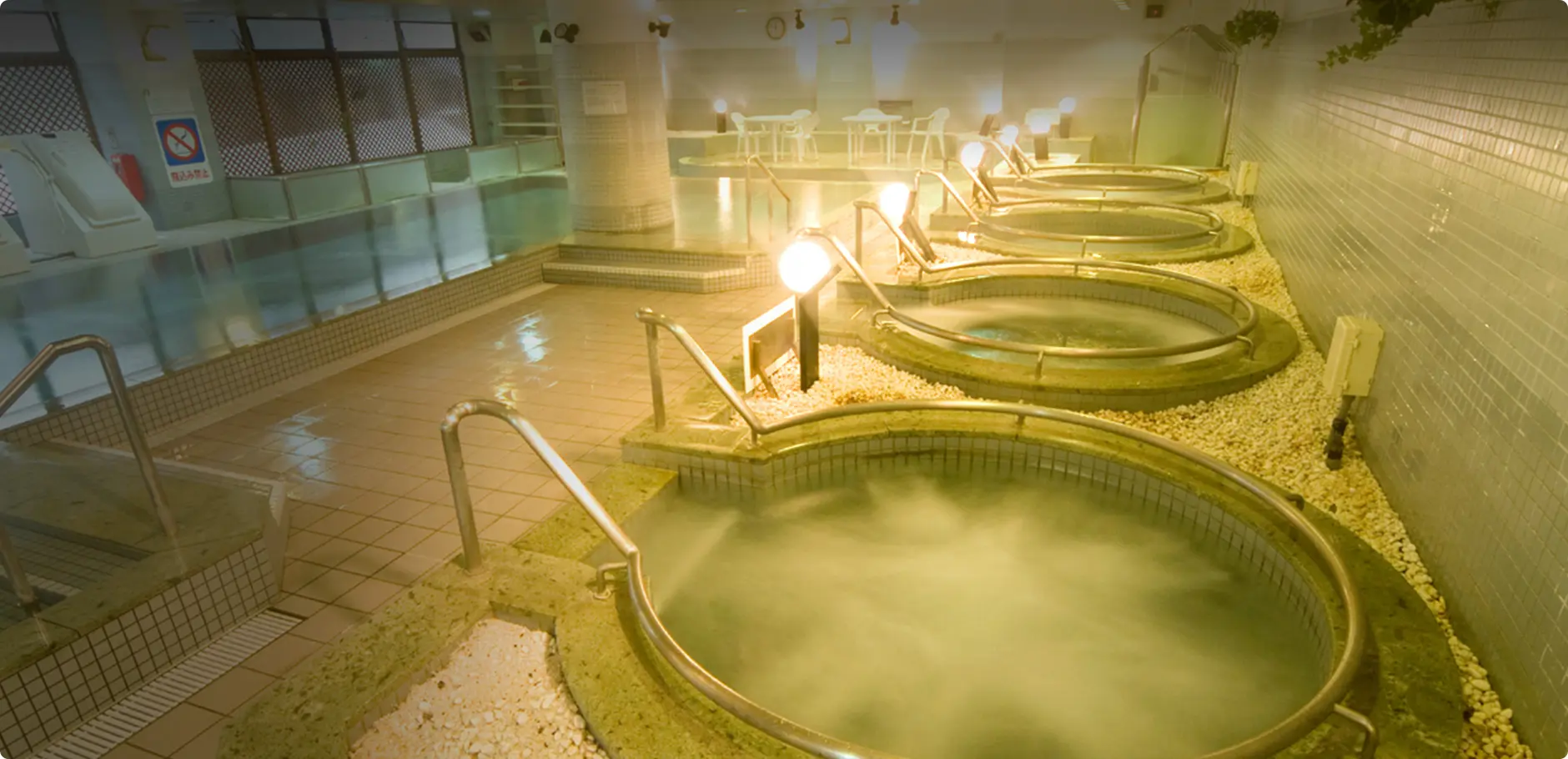 写真:ウェルネスの森 伊東 運動浴プール