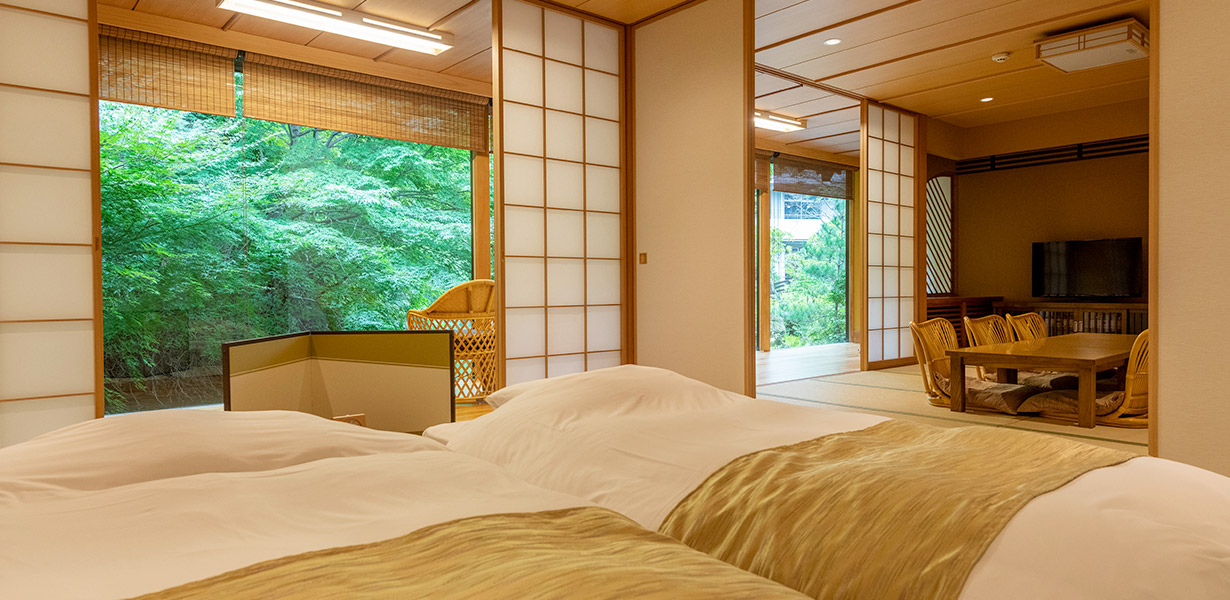 四季折々の絶景を見渡せる広々とした客室