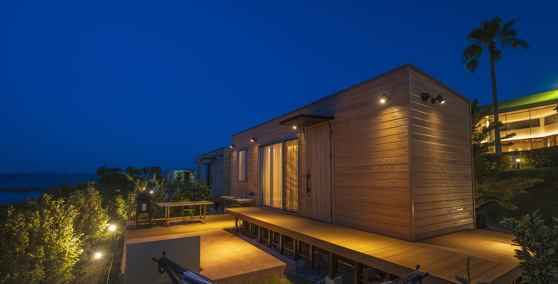 写真:ラビスタ横須賀観音崎テラス 夜のテラス