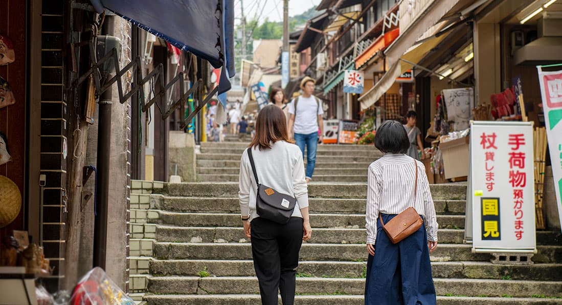 石段を上り、金刀比羅宮参りでパワーチャージ