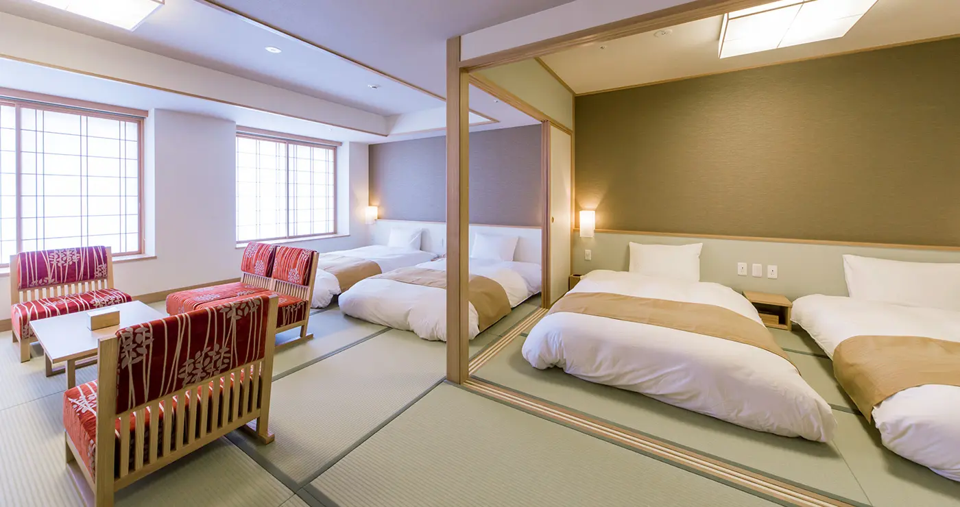 写真:居間と寝室(別アングル)