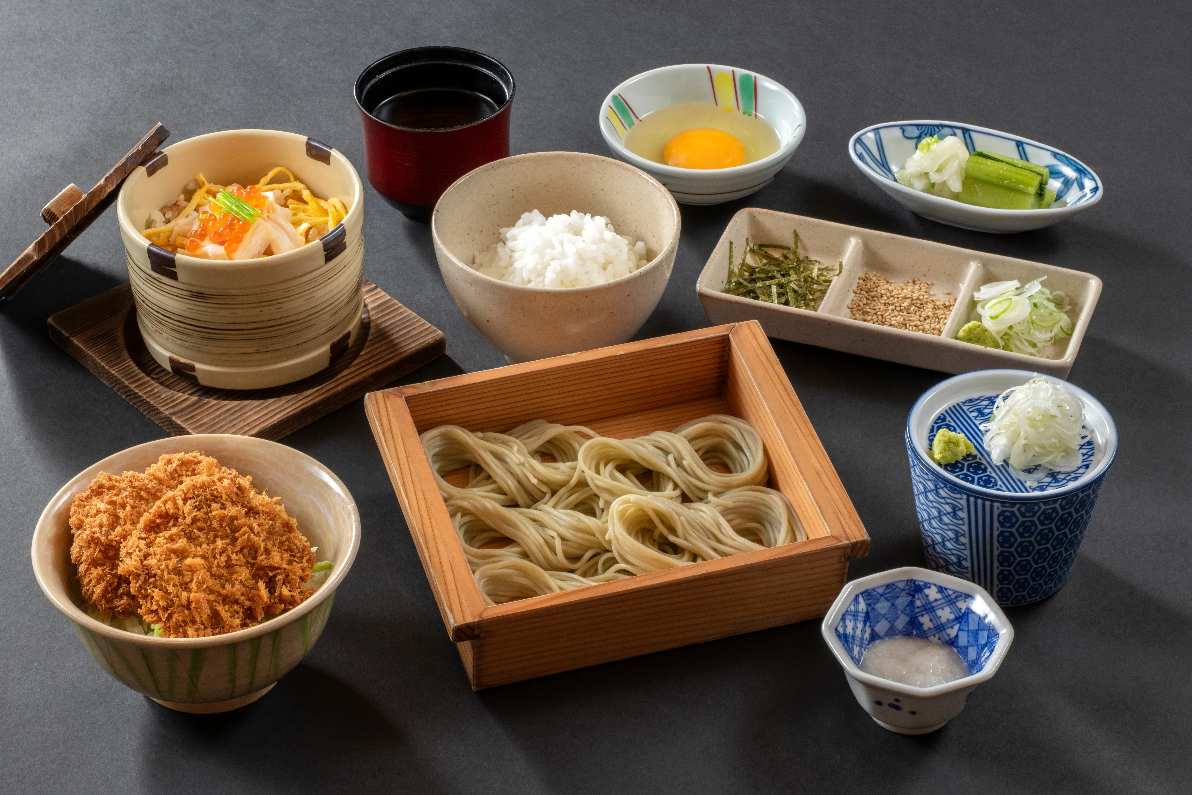 お好みで選べる新潟の郷土料理も人気です