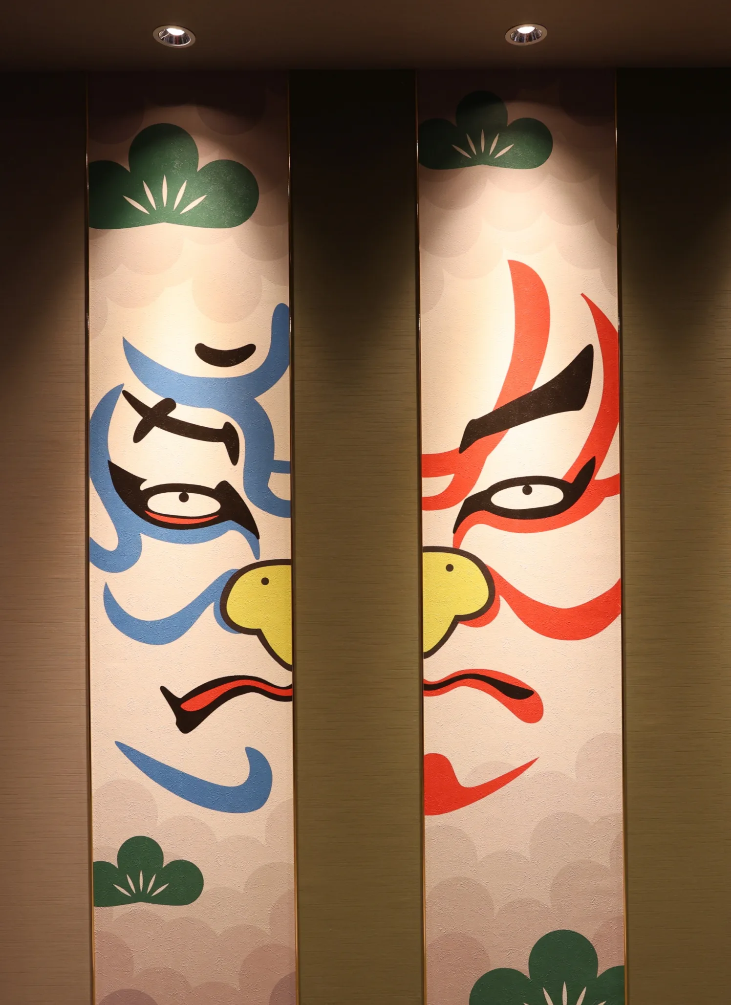 歌舞伎の隈取りをモチーフにした館内アート
