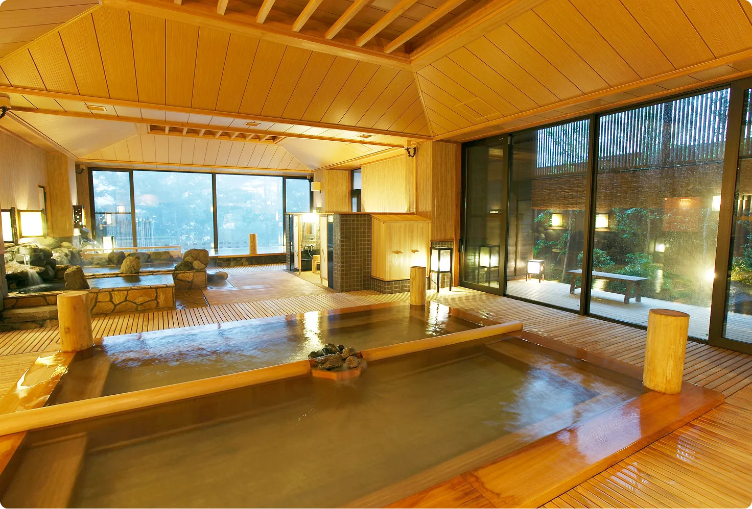 「湯宿 季の庭」「お宿 木の葉」共用の大浴場