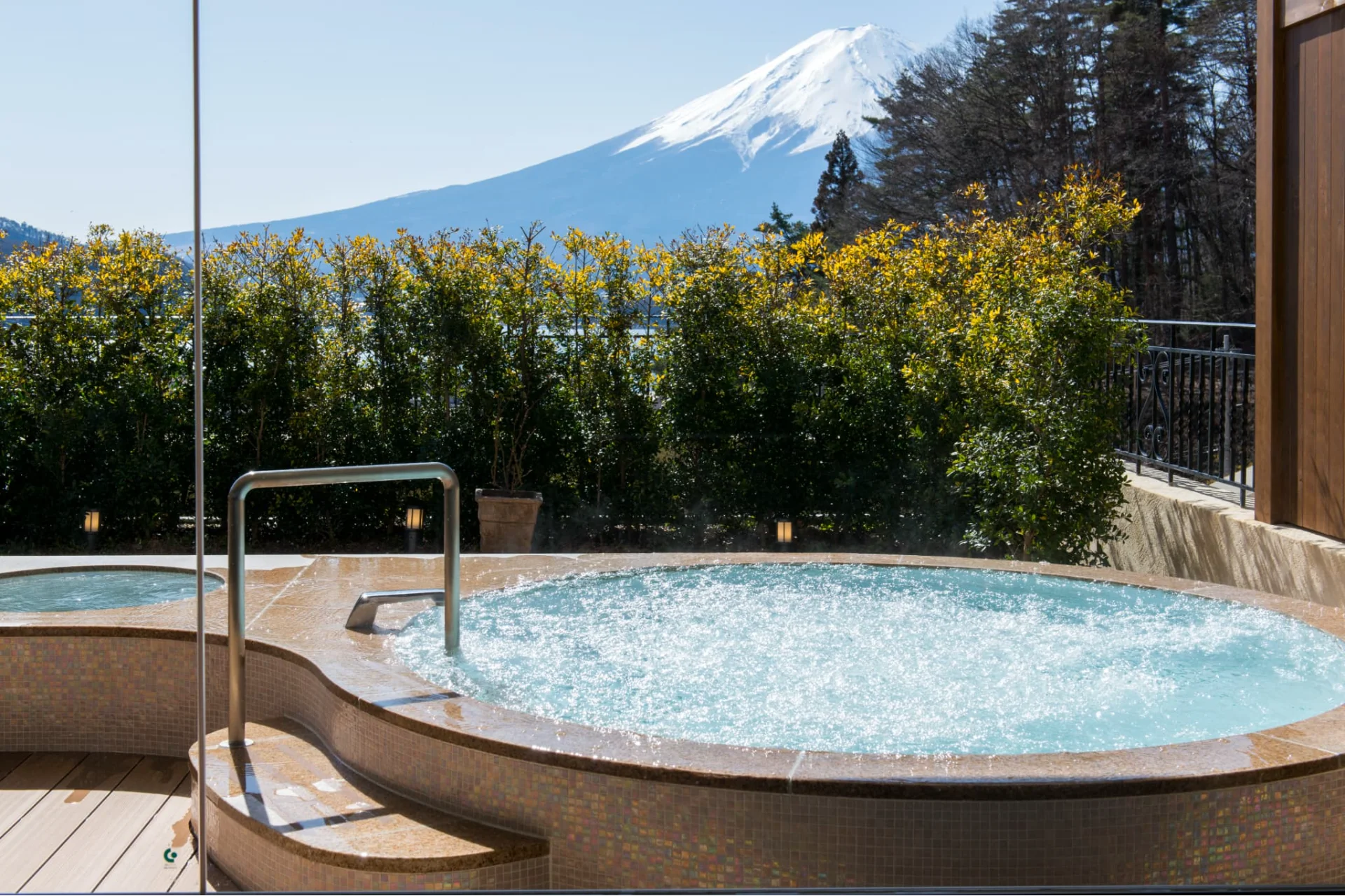 富士山を望む湯浴み